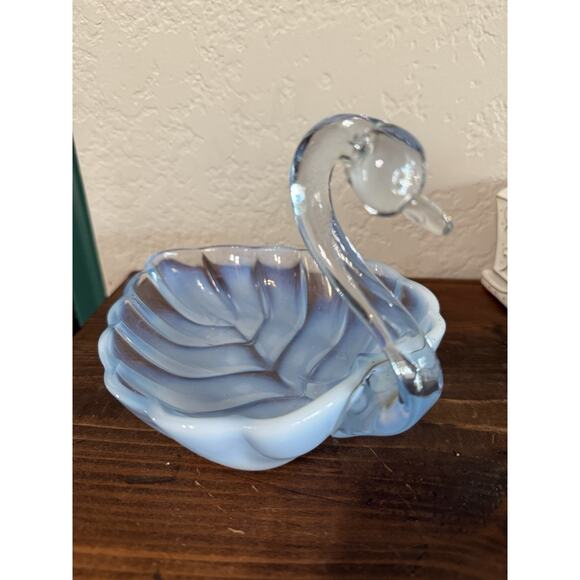Duncan & Miller Sylvan Blue Opalescent Glass Swan - Picture 1 of 3